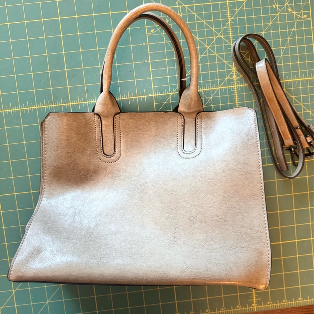 Elegant Grey Leather Tote Bag​